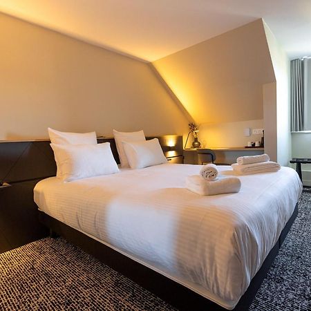 Logis Hotel & Restaurant Le Vert Bocage Franqueville-Saint-Pierre Eksteriør billede
