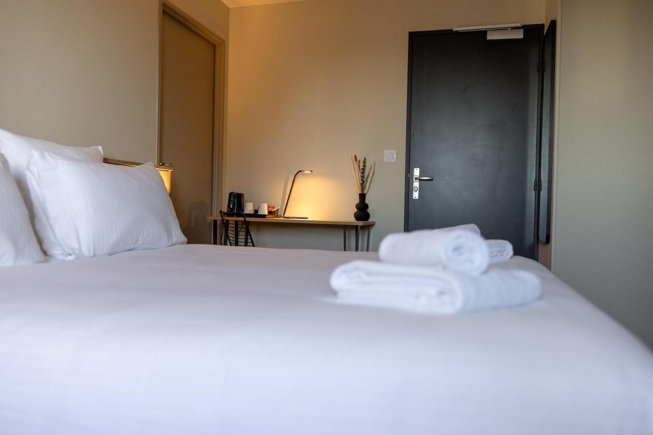 Logis Hotel & Restaurant Le Vert Bocage Franqueville-Saint-Pierre Eksteriør billede