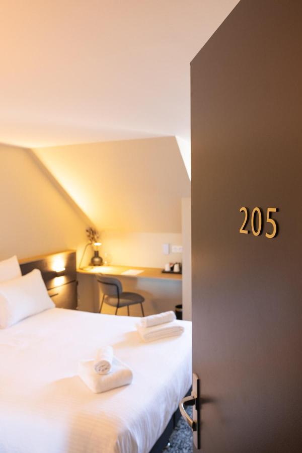 Logis Hotel & Restaurant Le Vert Bocage Franqueville-Saint-Pierre Eksteriør billede