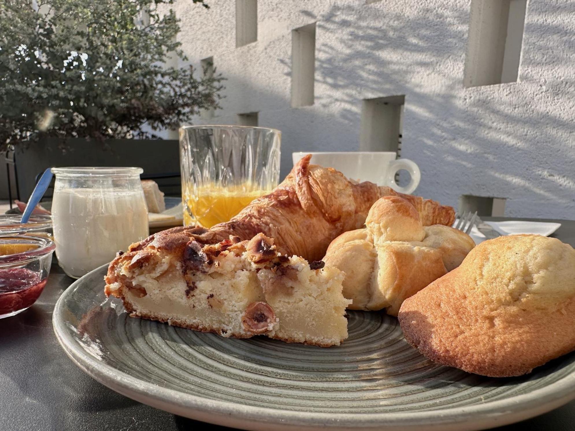Logis Hotel & Restaurant Le Vert Bocage Franqueville-Saint-Pierre Eksteriør billede